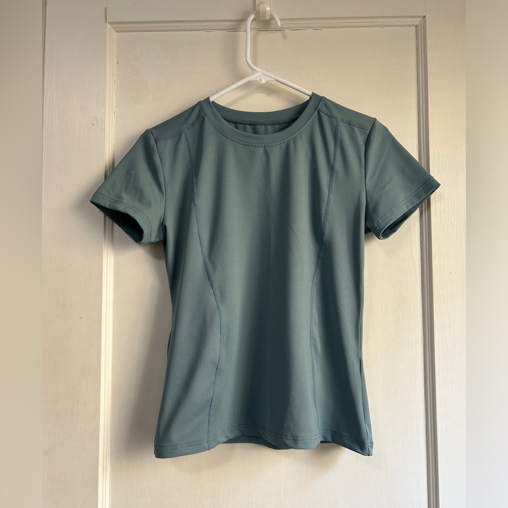 Women’s LooVoo t-shirt - Size Large